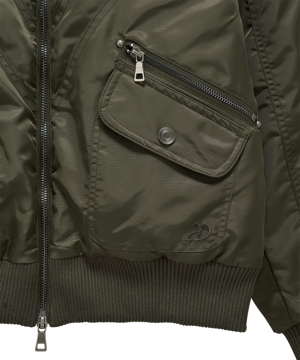 DANDEL cropped studded MA-1 jacket (カーキ) DD25FLOT-002 KH - 02.png